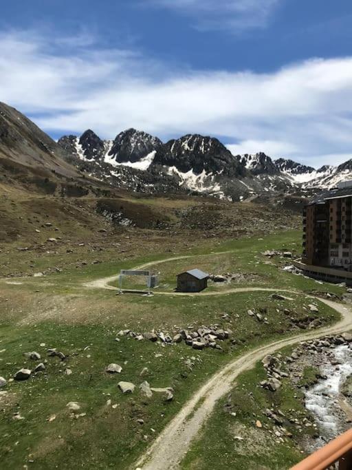 Estudio Pie De Pista-vistas-wiffi-netfli Hut 7353