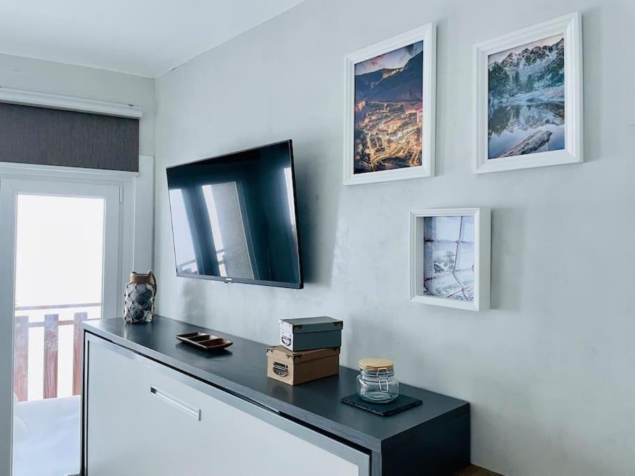 Estudio Pie De Pista-vistas-wiffi-netfli Hut 7353 Apartamento *