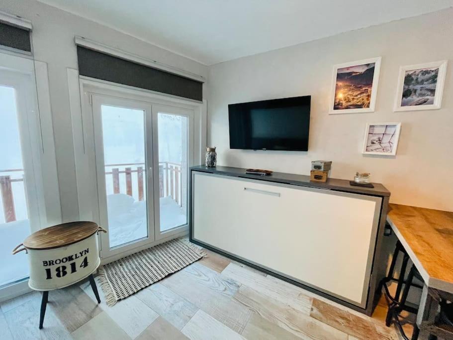 Apartamento Estudio Pie De Pista-vistas-wiffi-netfli Hut 7353